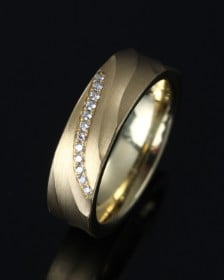 Satineret brillantring i 14 kt guld, 0.06 ct