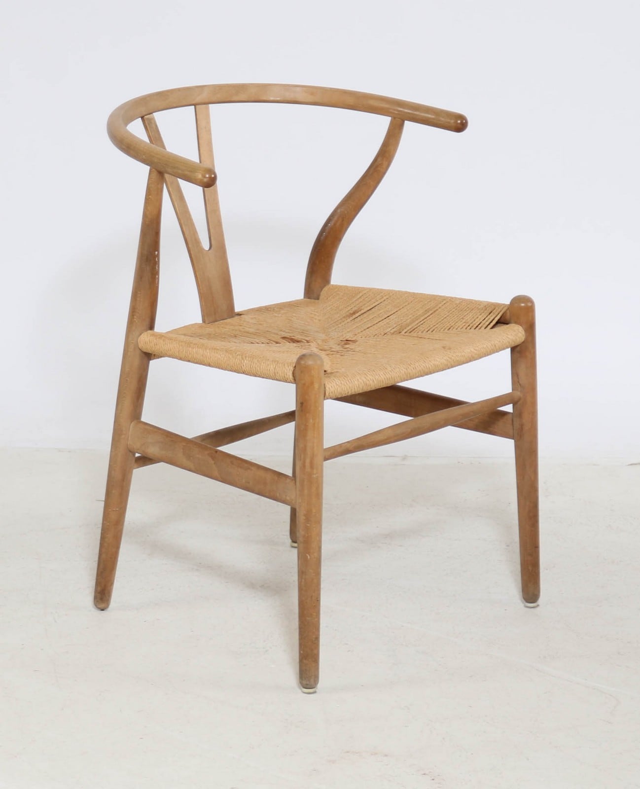 Hans J. Wegner. Y-stol af egetræ | Lauritz.com