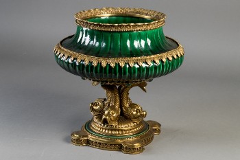 Stor pragtopsats af porcelæn og bronze i 1800 talsstil
