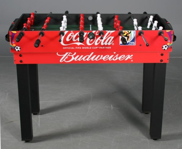 Multi-spillebord med stel i hård plast, 9 spil bla.bordfodbold bordtennis, bordhockey..,