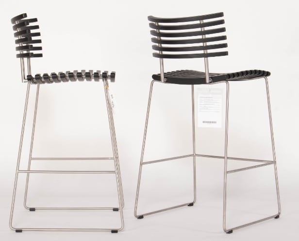426. Henrik Lehm for Gramrode Møbelfabrik. Par barstole af sortlaseret asketræ. (2)