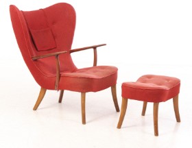 Madsen & Schubell. Armchair with accompanying stool, model 'Pragh', 1950s (2)