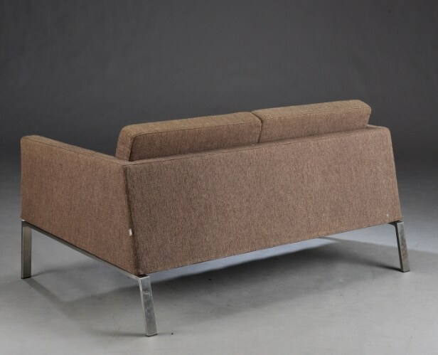 C.F. Møller Topersoners sofa med stel af metal model CFM 06
