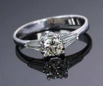 Solitairering i 18 kt. hvidguld, 0.58 ct.