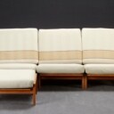 Hans J. Wegner f. 1914 - 2007. Getama stole/seng samt skammel.(4)
