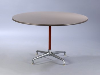 Charles Eames. Rundt spisebord / Segmented Table. Ø 121 cm.