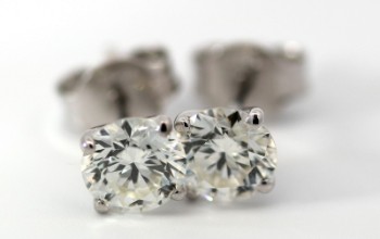 Earrings 18kt with brilliant cut  diamonds 1.44ct