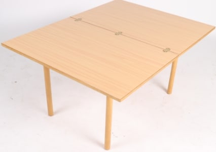 Børge Mogensen (1914-1972) for Fritz Hansen: Sofabord af bøgetræ