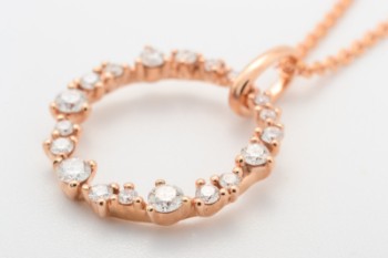 Kranz & Ziegler Couture halskæde med brillantvedhæng, ca. 0.33 ct. 14 kt. rosa guld