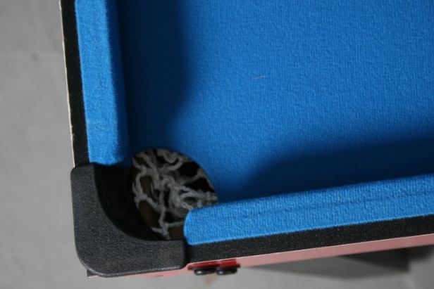 Multi-spillebord med stel i hård plast, 9 spil bla.bordfodbold bordtennis, bordhockey..,