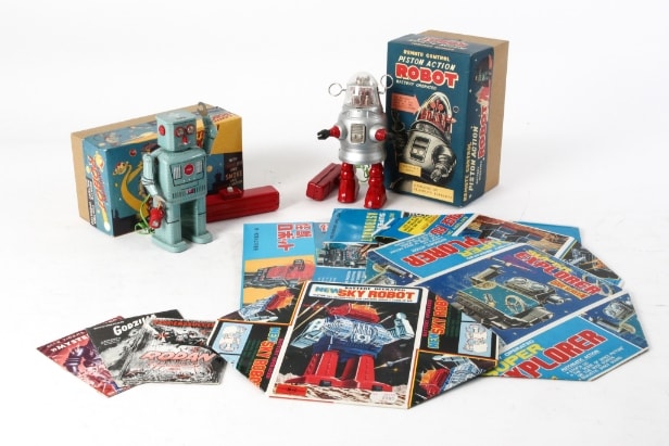 Ha Ha Toy. Robot Piston Action. Batteridrevet Robot samt Lantern Robot og 4 stk. Japanske Robot Låg / topemballage og 3 Danske Filmprogrammer (9)