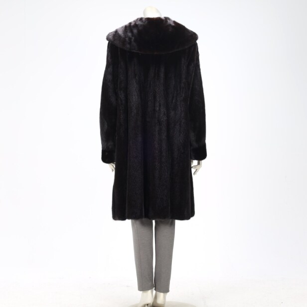 Ole B. Christensen: Brown mink coat, approx. str. 44