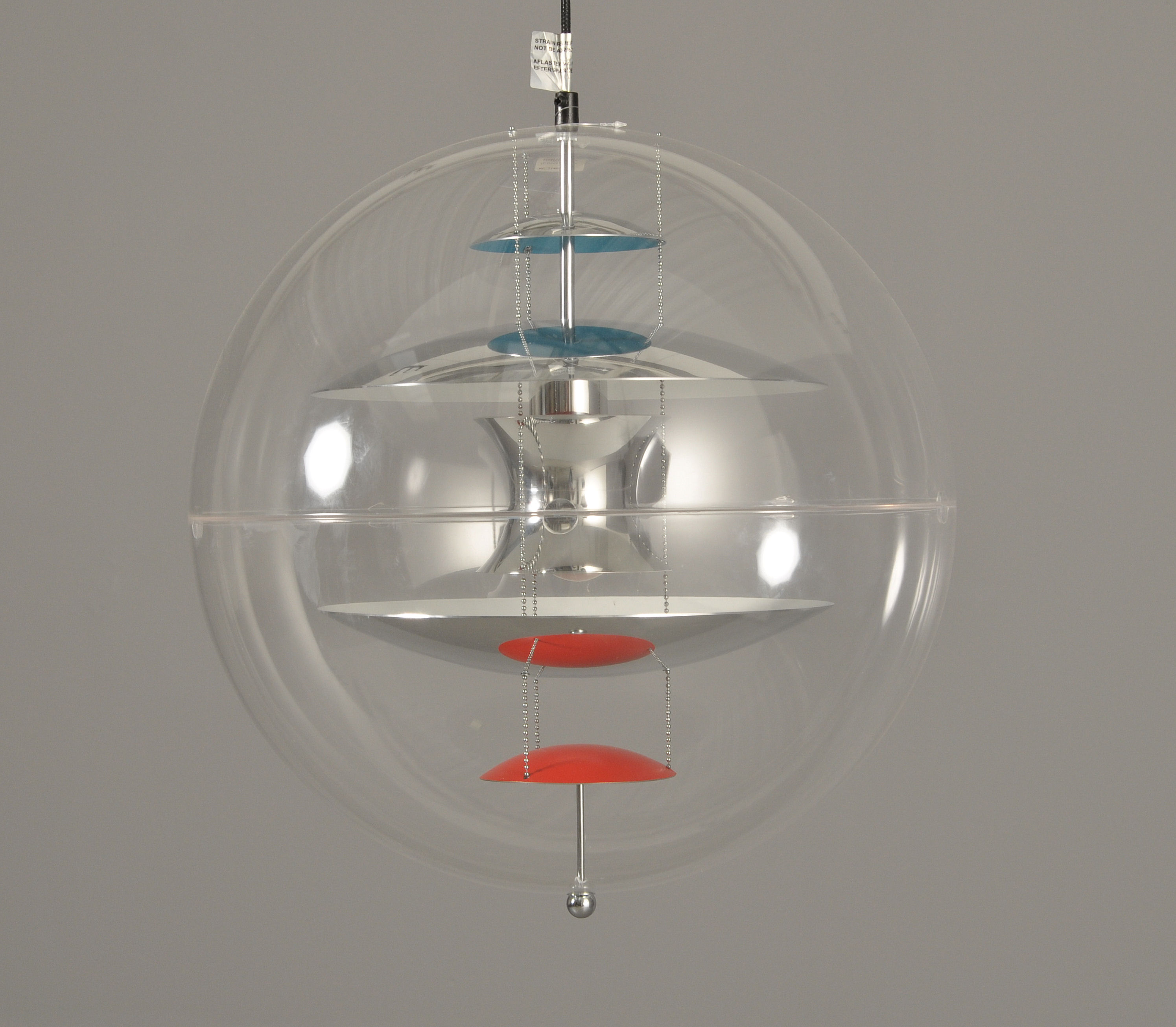 Verner Panton 1926-1990: VP-Globe Ø. 50 cm. | Lauritz.com