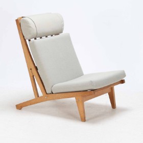 Hans J. Wegner: High-back armchair, model GE-375.