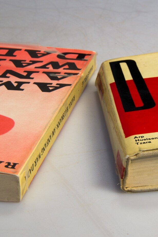 Konvolut Dada-Literatur, Hausmann: Am Anfang war Dada 1957, Katalog und Ausstellungsplakat Kunstverein Düsseldorf 1958, Arp/ Tzara: Die Geburt des Dada (4)