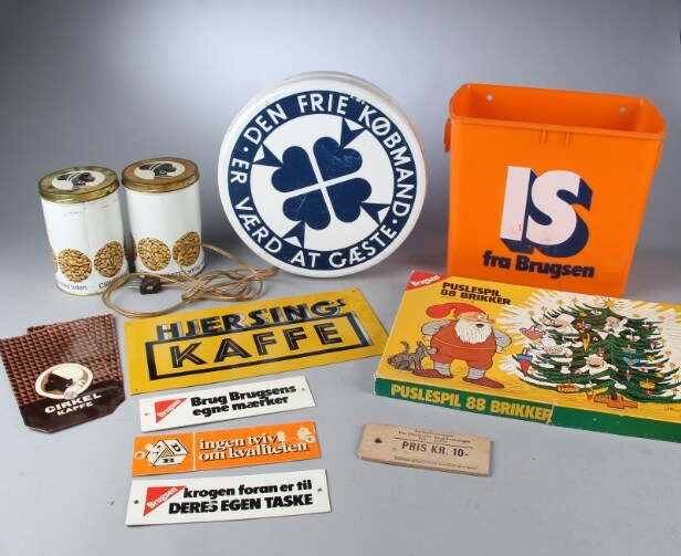 Samling FDB og Cirkelkaffe skilte og memorabilia