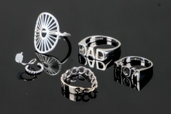 Maria Black og Pernille Corydon. Samling ring mm. (5)