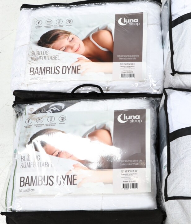 En samling Bambus og fiber dyner og hovedpuder samt linned. (7)