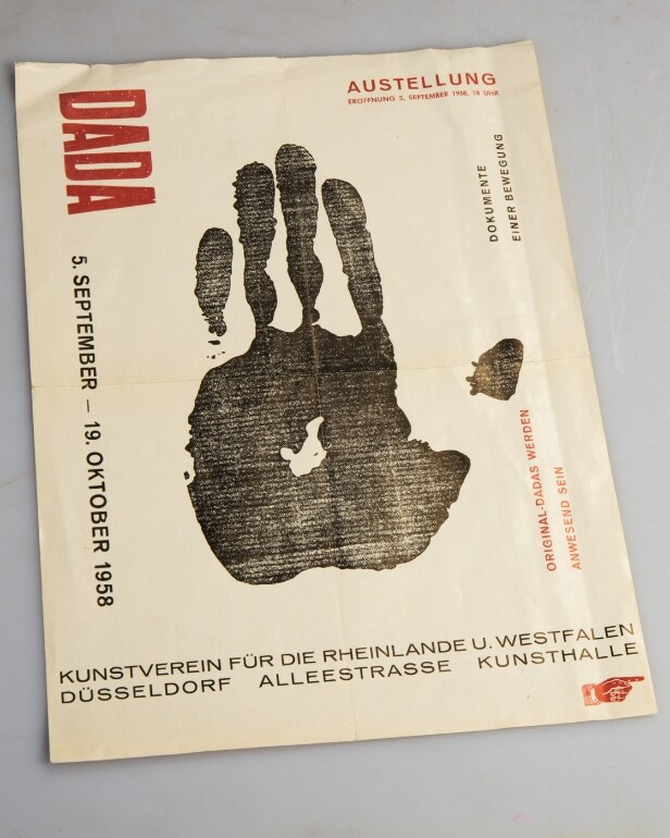 Konvolut Dada-Literatur, Hausmann: Am Anfang war Dada 1957, Katalog und Ausstellungsplakat Kunstverein Düsseldorf 1958, Arp/ Tzara: Die Geburt des Dada (4)