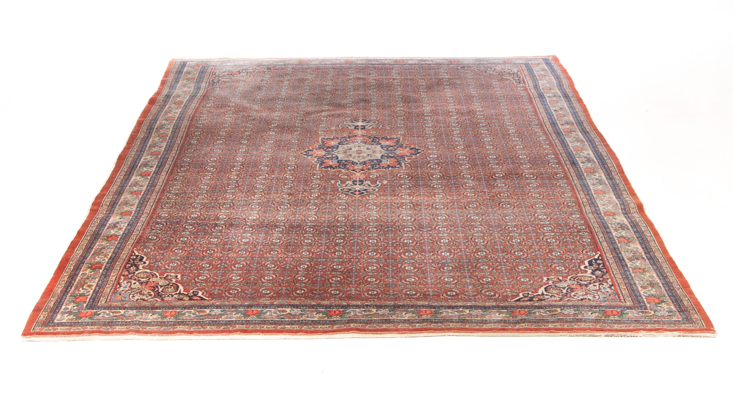 Semi-antique Persian Bidjar carpet, 366 x 266 cm.