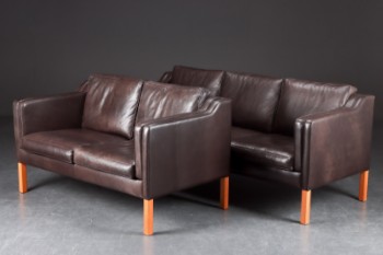 Fritstående tre-pers. samt to-pers. sofa, brunt læder (2)