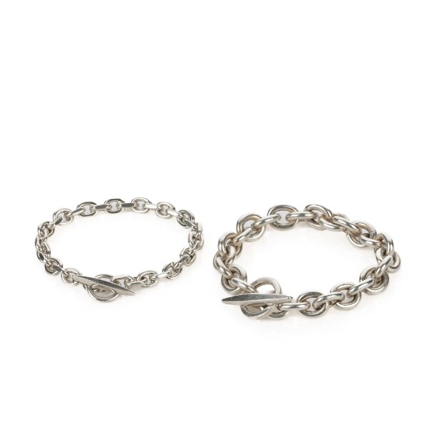 Two sterling silver anchor bracelets (2)