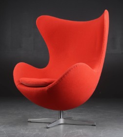 Arne Jacobsen. Armchair 'Egg', model 3316