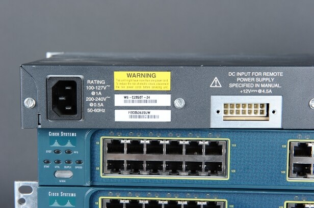 Cisco Catalyst 2950 samt Cisco Catalyst 3500XL 24 Ports (7) Denne vare er sat til omsalg under nyt varenummer 3100849