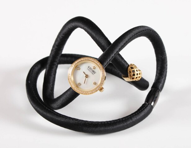 Krantz & Ziegler. Story armbånd med charm og ur