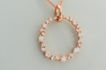 Kranz & Ziegler Couture halskæde med brillantvedhæng, ca. 0.50 ct. 14 kt. rosa guld