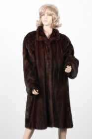 Mahogany colored mink fur, size approx. 40-42.