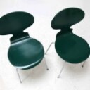 Arne Jacobsen (1902-1971) for Fritz Hansen: Two green 'Ant' chairs model 3101 (2)