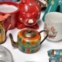 Samling ældre legetøj, bamser, dukker, små figurer mm.