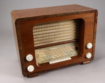 Bang og Olufsen. Rørradio, model Master 42K. Fra 1924