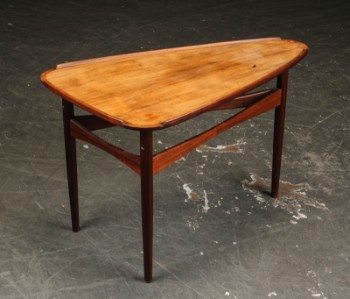 Dansk møbelproducent. Sofabord af palisander, 1960erne