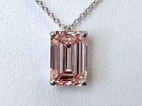 e2.92 ct. emerald cut PINK solitaire diamond pendant (Lab. made)*. IGI certified