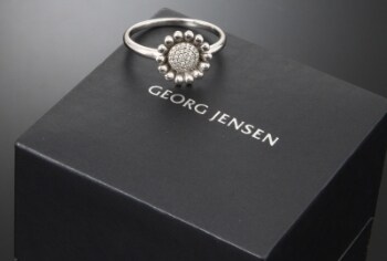 Georg Jensen. Sunflower Ring i sterlingsølv m/ diamanter