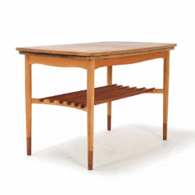 Dansk design: Sofabord af teak og bøg, 1950'erne