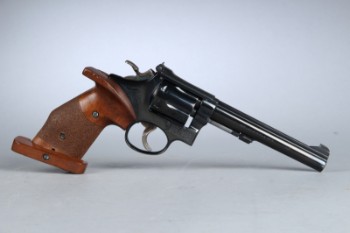 Smith & Wesson revolver kal. 22