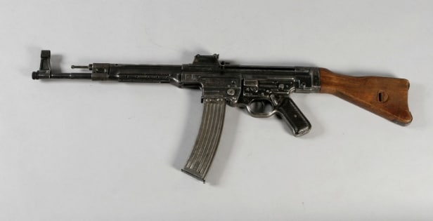 Sturmgewehr 44 (StG 44)
