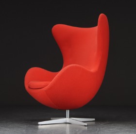 Arne Jacobsen. Lænestol 'Ægget', model 3316