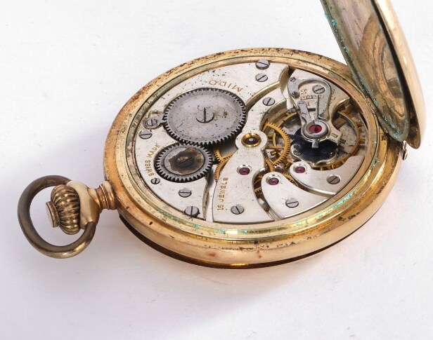 Double-cased men's pocket watch made of 14 kt. gold