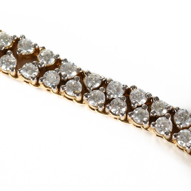 Diamond necklace in 14 kt. gold with 101 diamonds, clasp with 7 diamonds