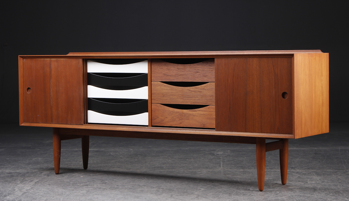 J & P Design. Freestanding sideboard, teak, model Reversible