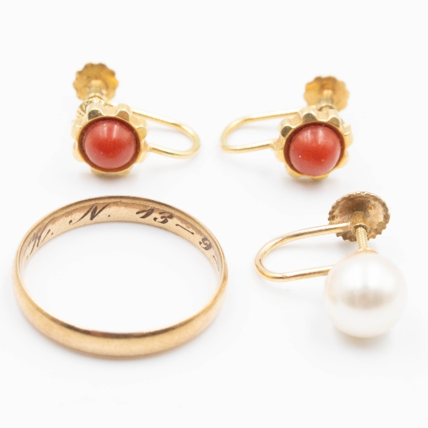 Collection of jewelry made of 14 kt gold (4)