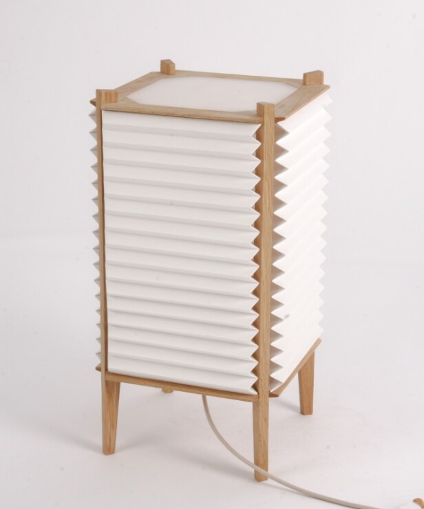 Le Klint. Bordlampe model Bee Hive small, egetræ