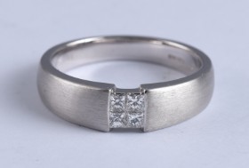 Diamond ring in 18 kt. white gold, 0.40 ct.