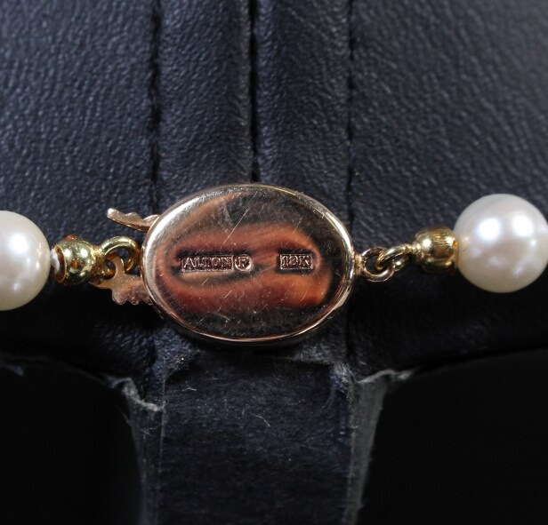 Pärlcollier, Akoya pärlor, Alton, 18k guld