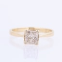 A diamond solitaire ring of 14k gold with a princess-cut diamond of approx. 1.04 ct. Size 55.