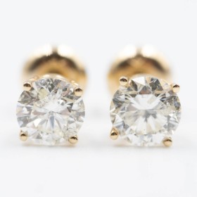 Pair of brilliant-cut earrings in 14 kt gold, 1.15 ct. (2)